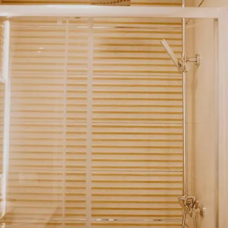 Alojamento de Acomodação e Pequeno-almoço Adele 3*